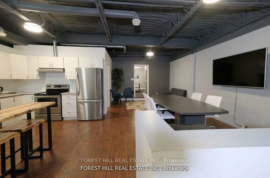 1211, Gorham, Gorham-College Manor, Newmarket