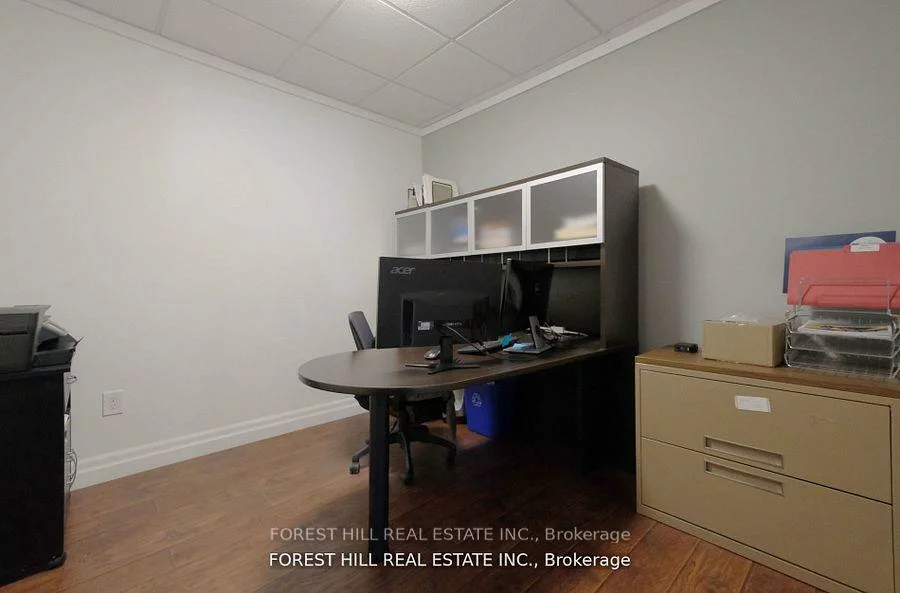 1211, Gorham, Gorham-College Manor, Newmarket