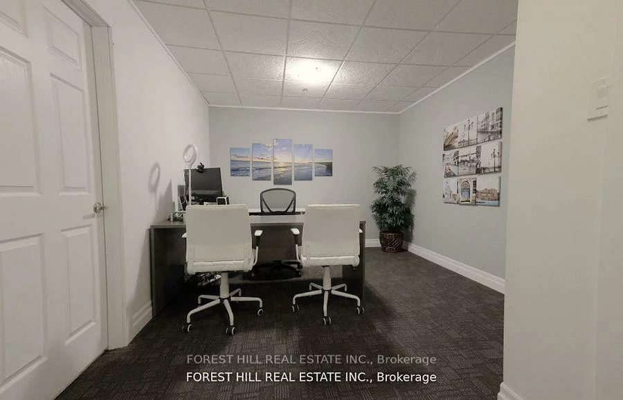 1211, Gorham, Gorham-College Manor, Newmarket