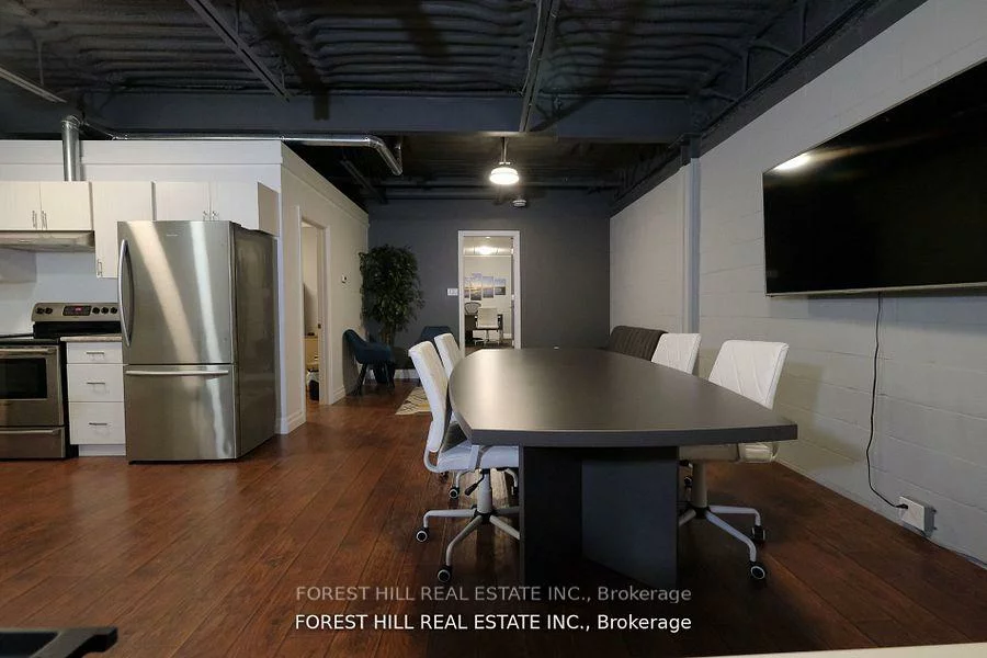 1211, Gorham, Gorham-College Manor, Newmarket