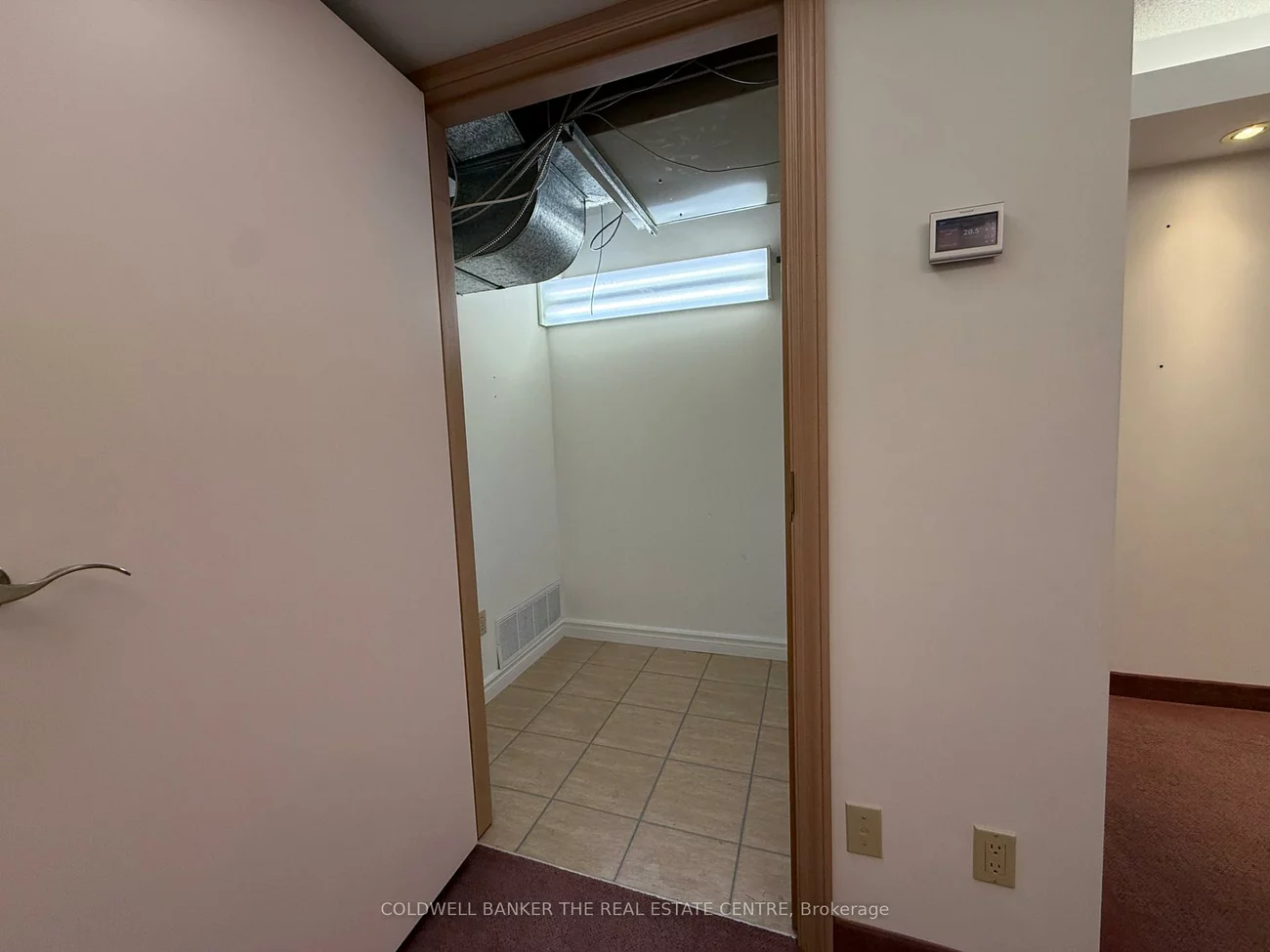 390, Davis, Central Newmarket, Newmarket