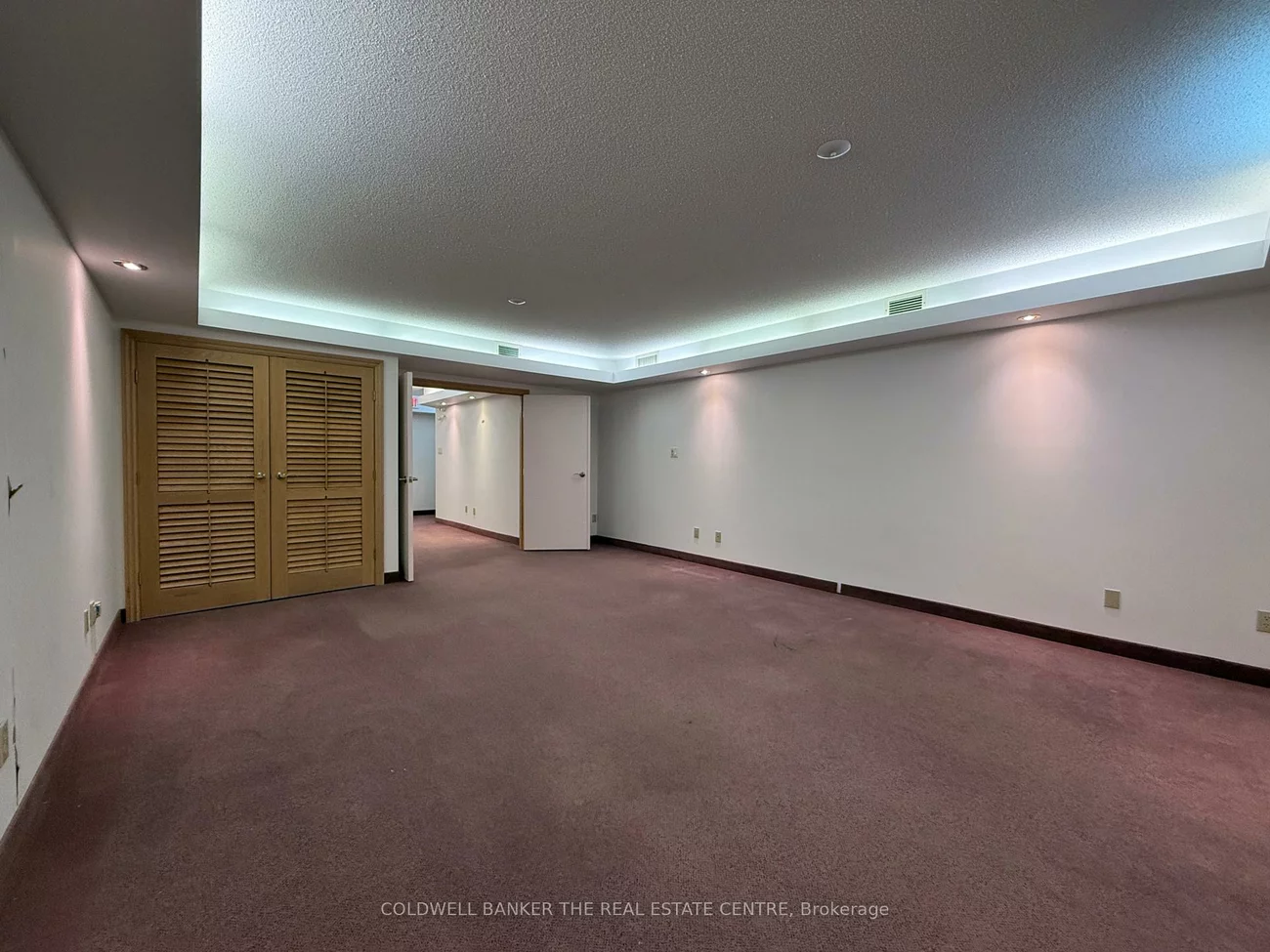 390, Davis, Central Newmarket, Newmarket