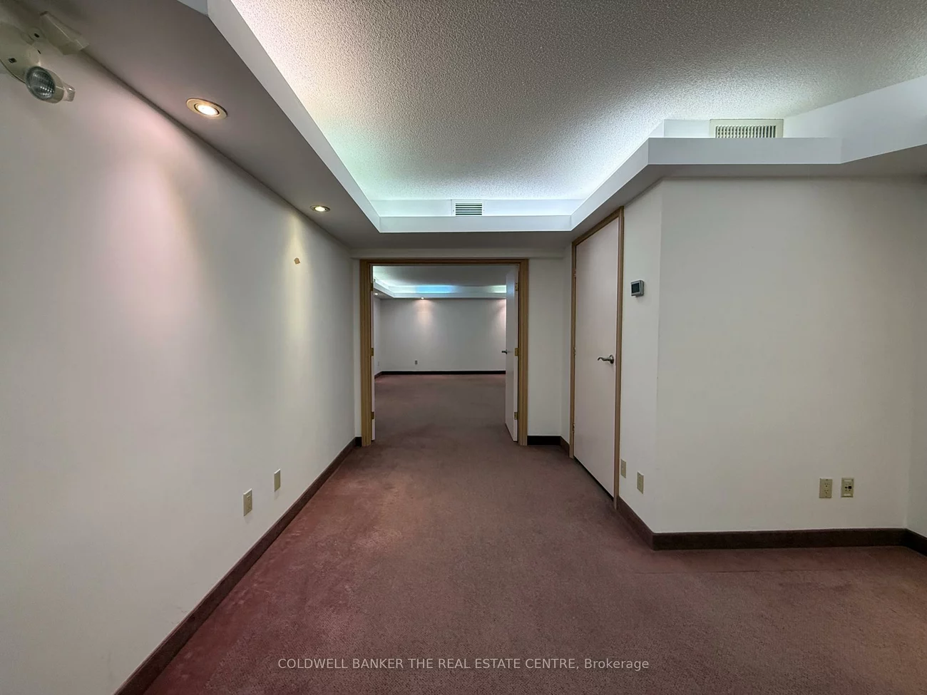 390, Davis, Central Newmarket, Newmarket