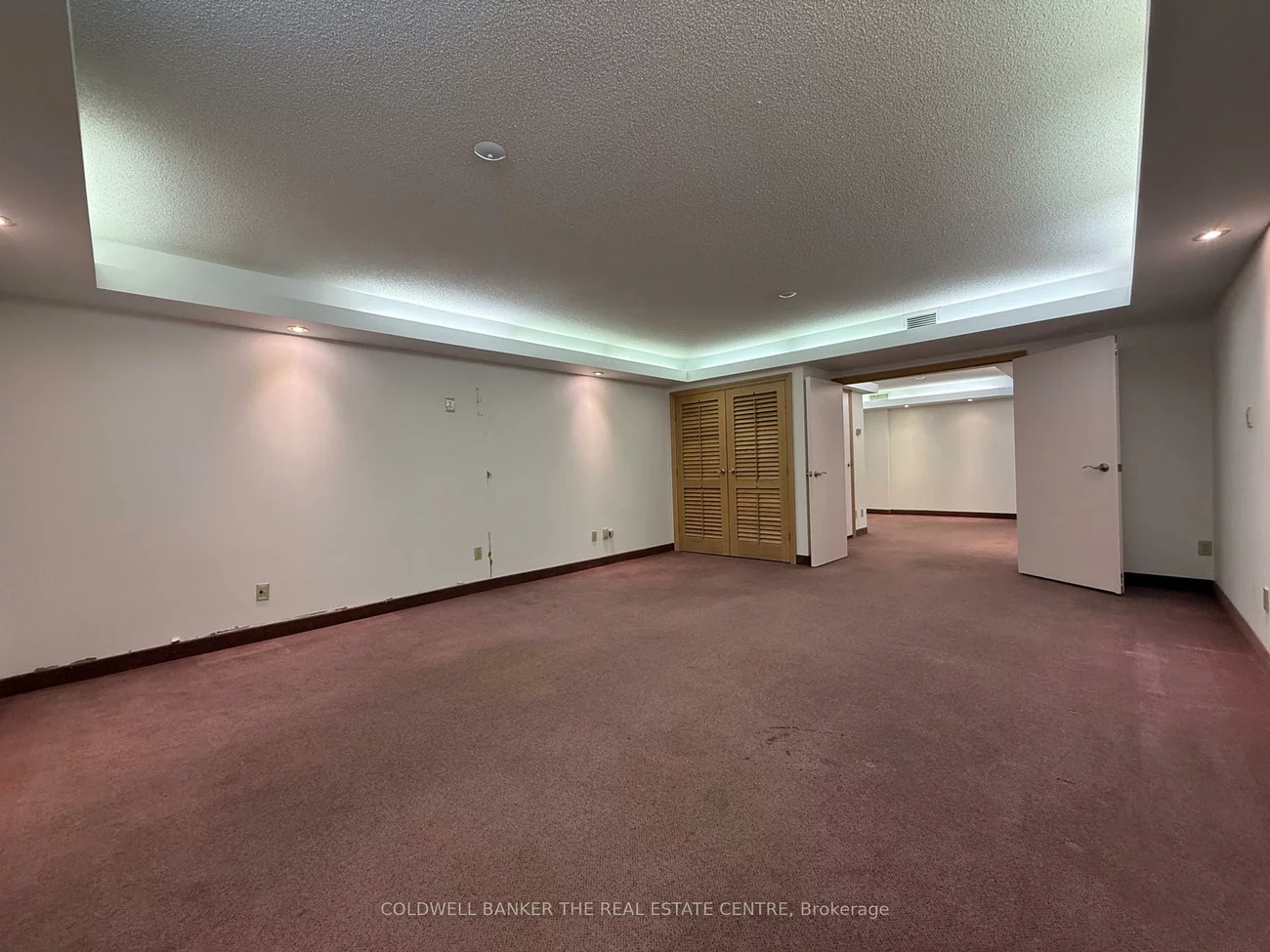 390, Davis, Central Newmarket, Newmarket