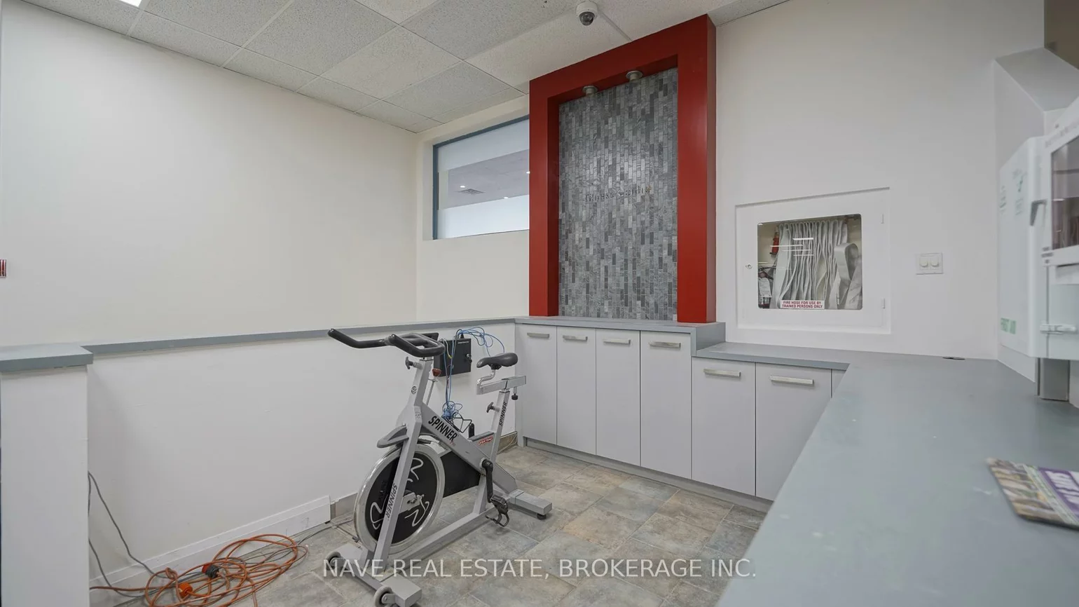 77-83, Davis, Bristol-London, Newmarket