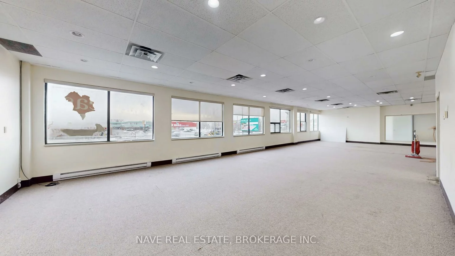 77-83, Davis, Bristol-London, Newmarket