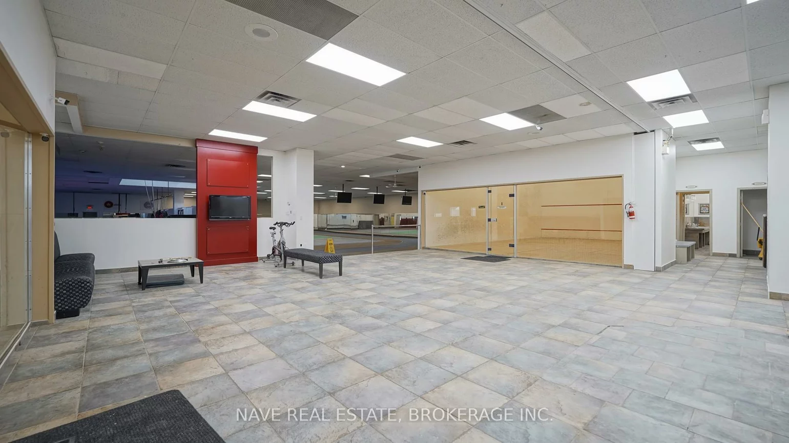 77-83, Davis, Bristol-London, Newmarket