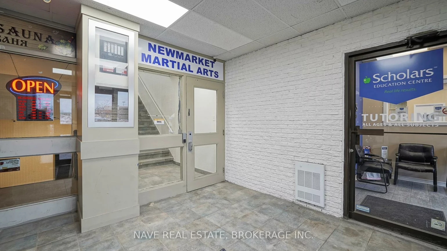 77-83, Davis, Bristol-London, Newmarket