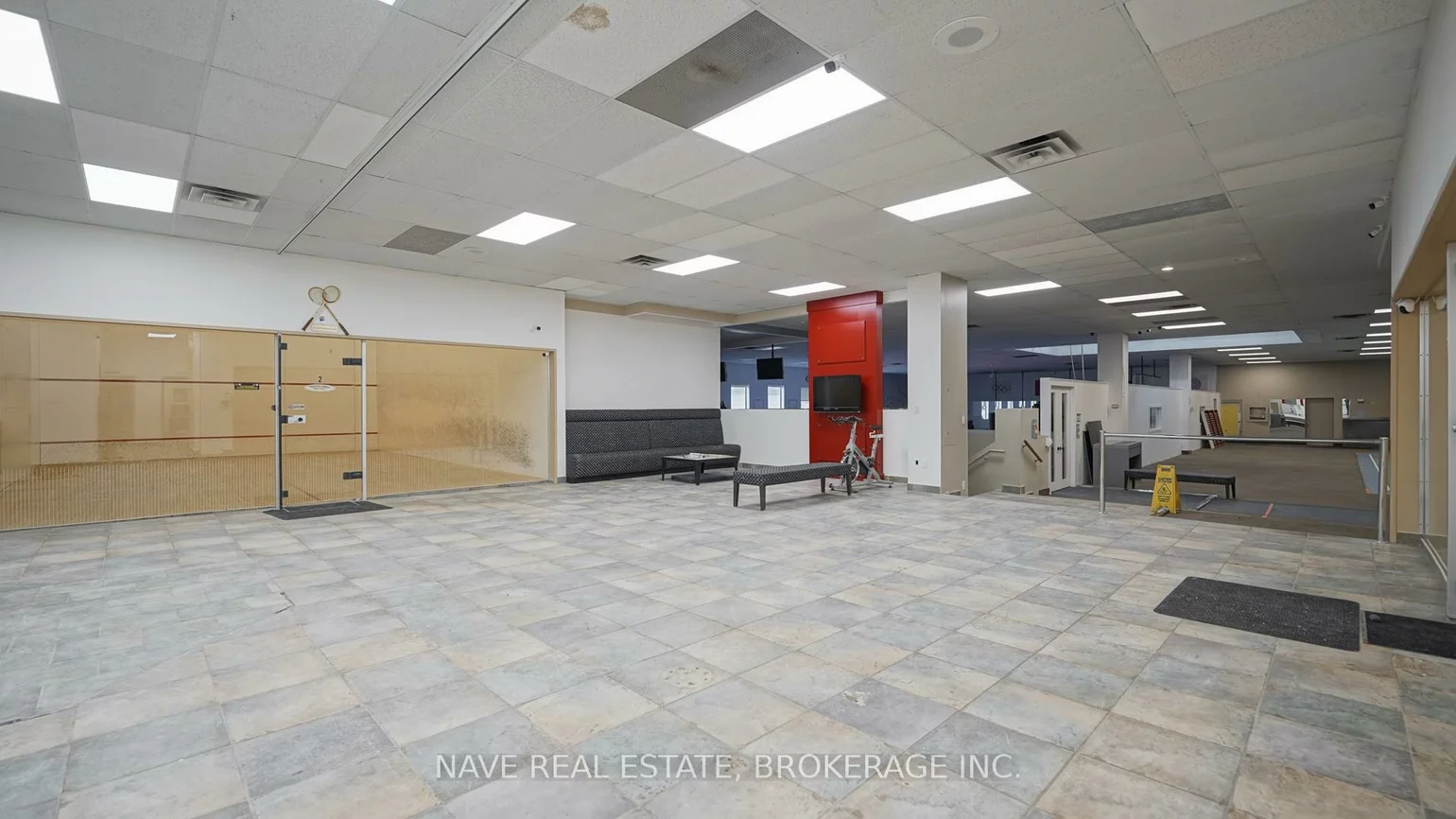 77-83, Davis, Bristol-London, Newmarket