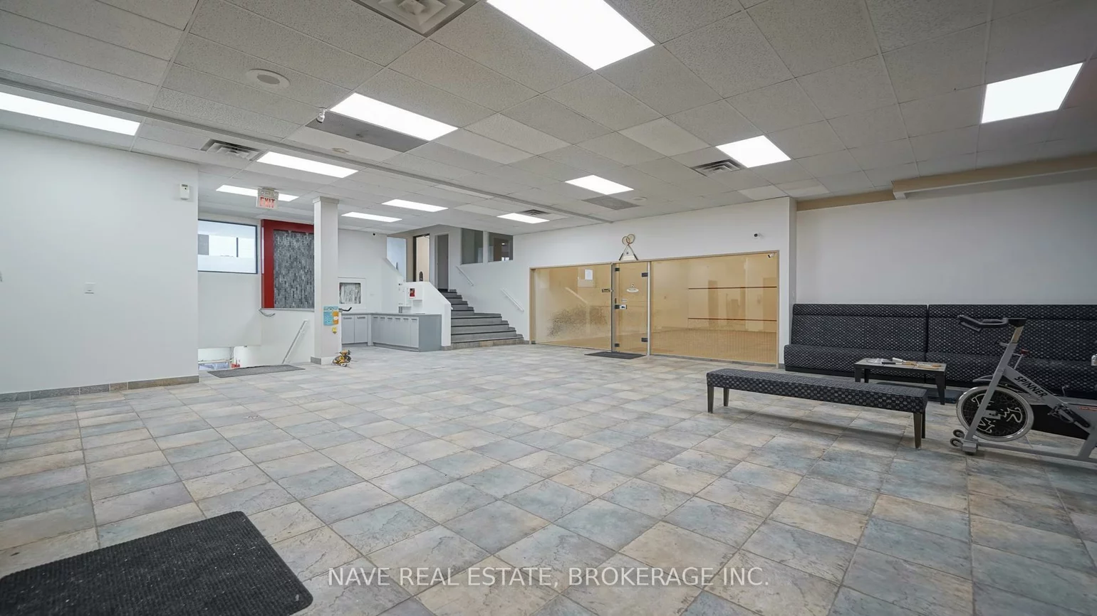 77-83, Davis, Bristol-London, Newmarket