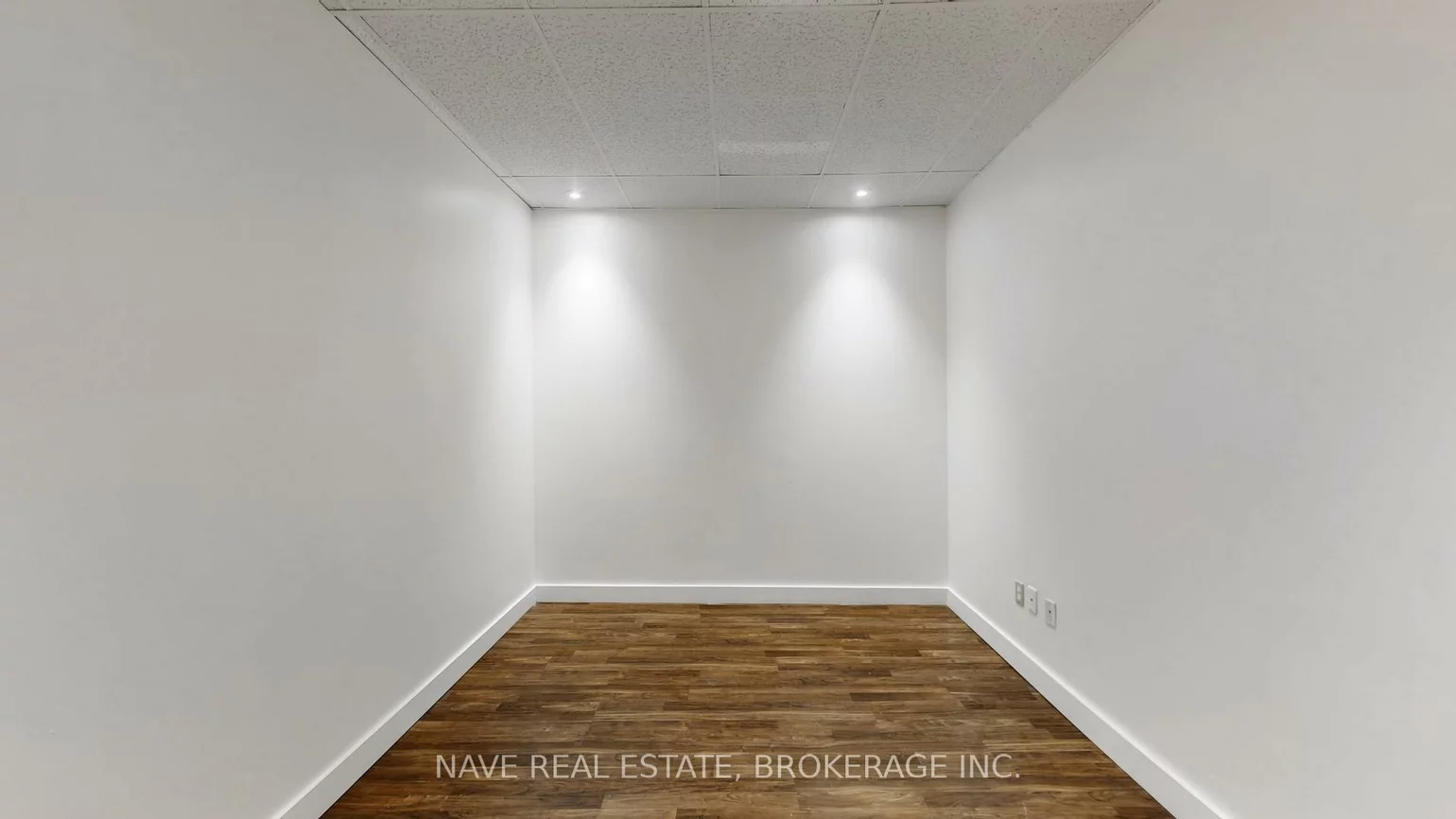 77-83, Davis, Bristol-London, Newmarket