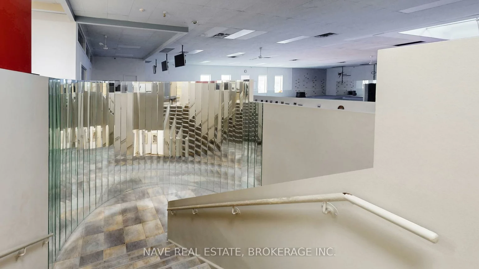 77-83, Davis, Bristol-London, Newmarket