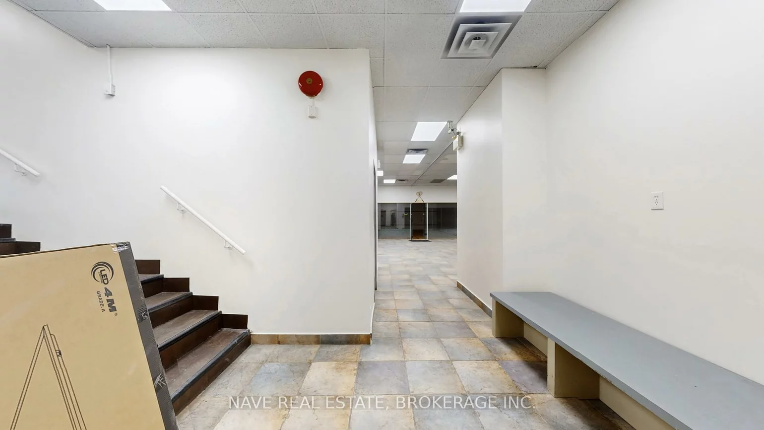 77-83, Davis, Bristol-London, Newmarket