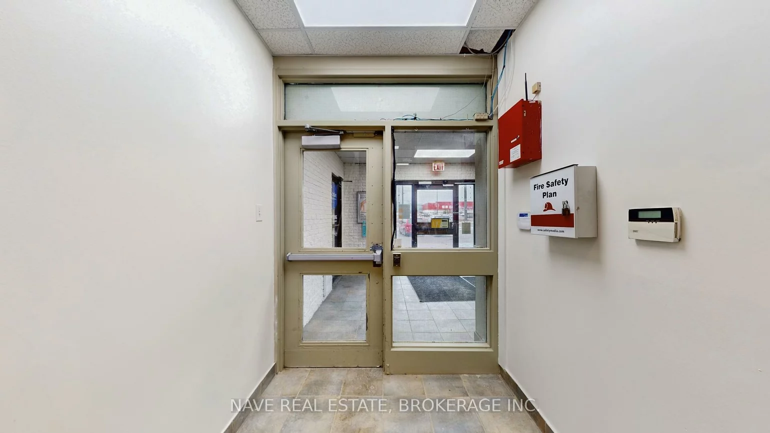 77-83, Davis, Bristol-London, Newmarket