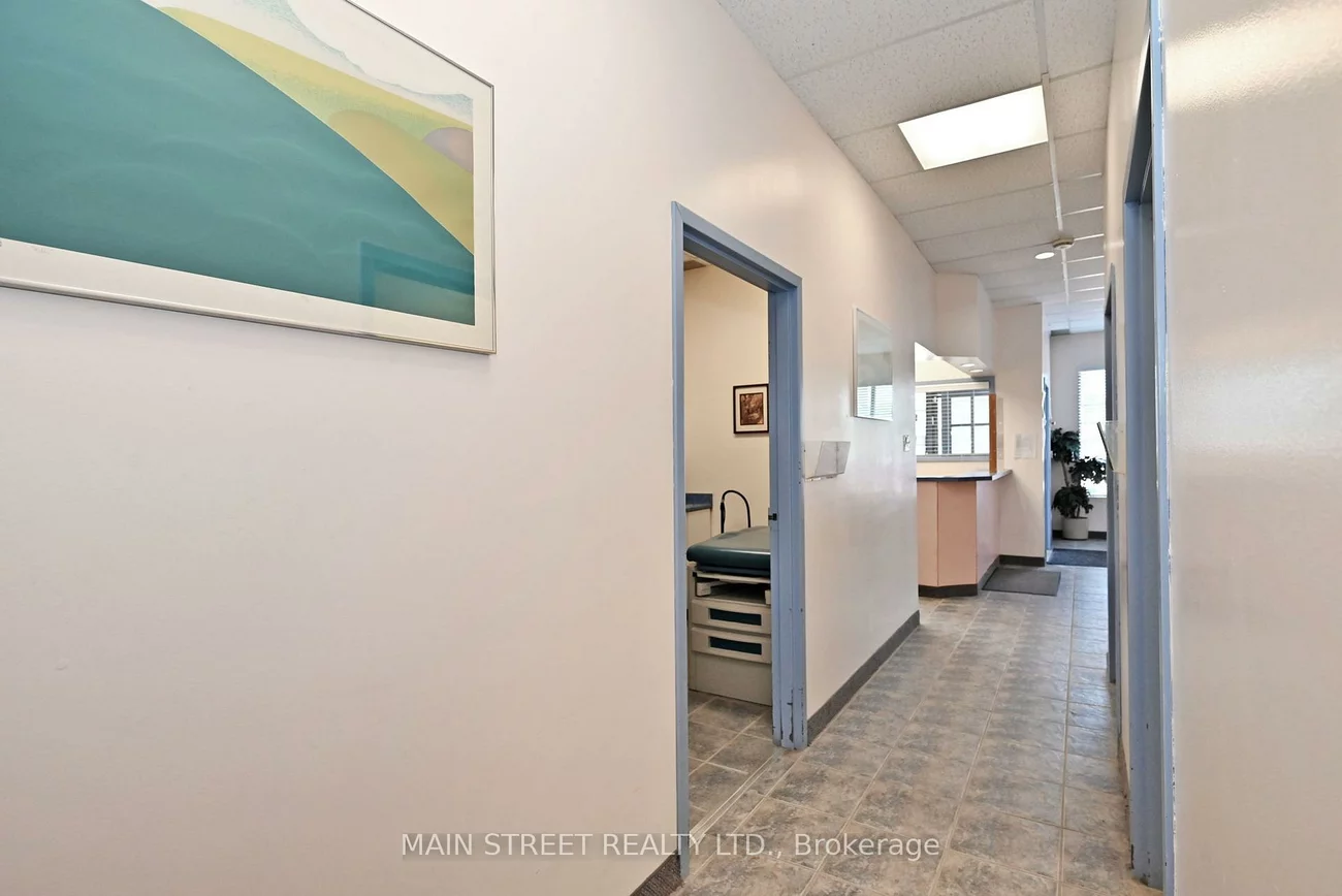 200, Davis, Central Newmarket, Newmarket