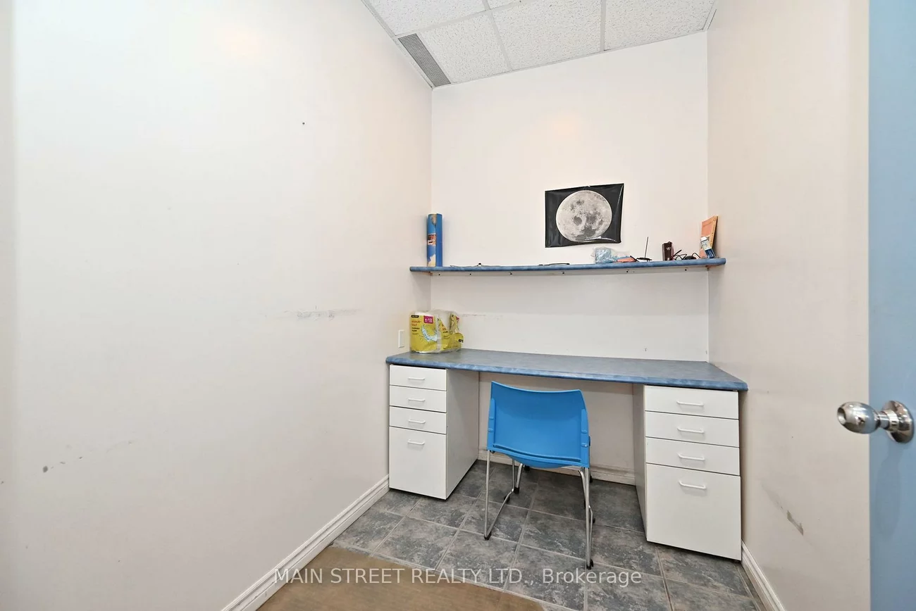 200, Davis, Central Newmarket, Newmarket