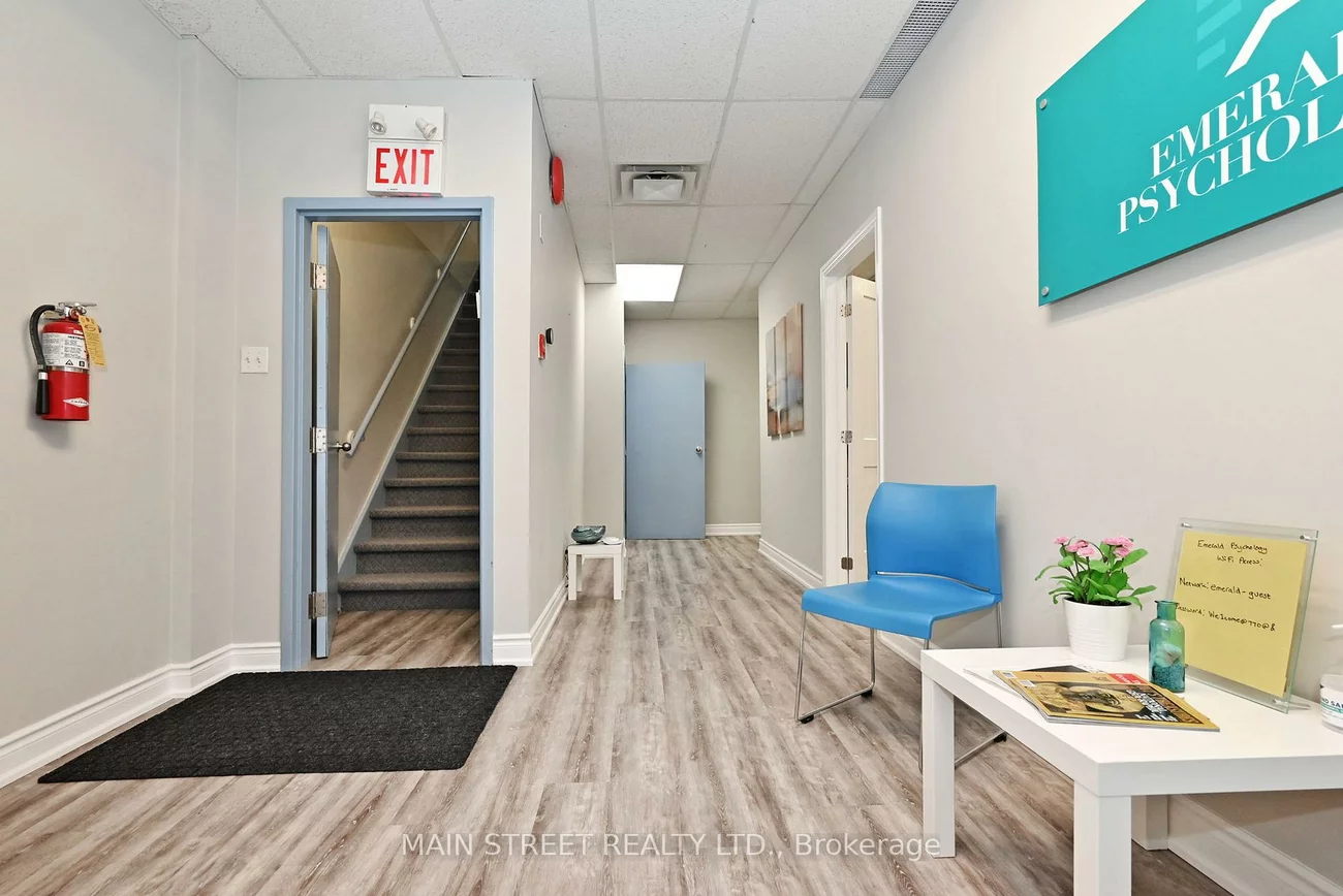 200, Davis, Central Newmarket, Newmarket