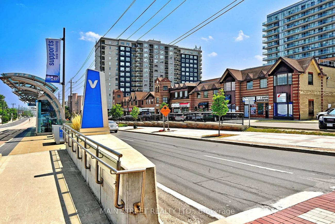 200, Davis, Central Newmarket, Newmarket