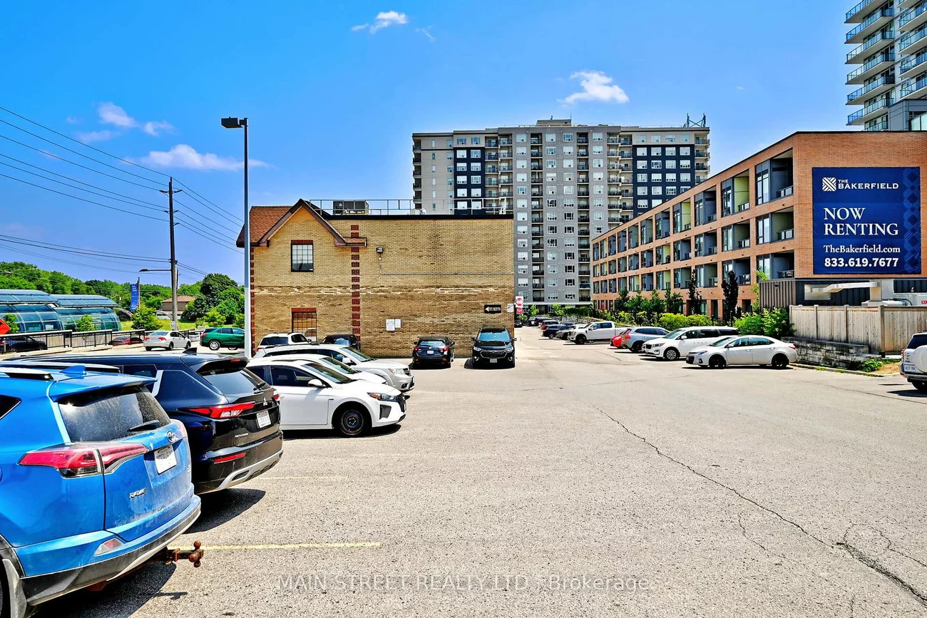 200, Davis, Central Newmarket, Newmarket