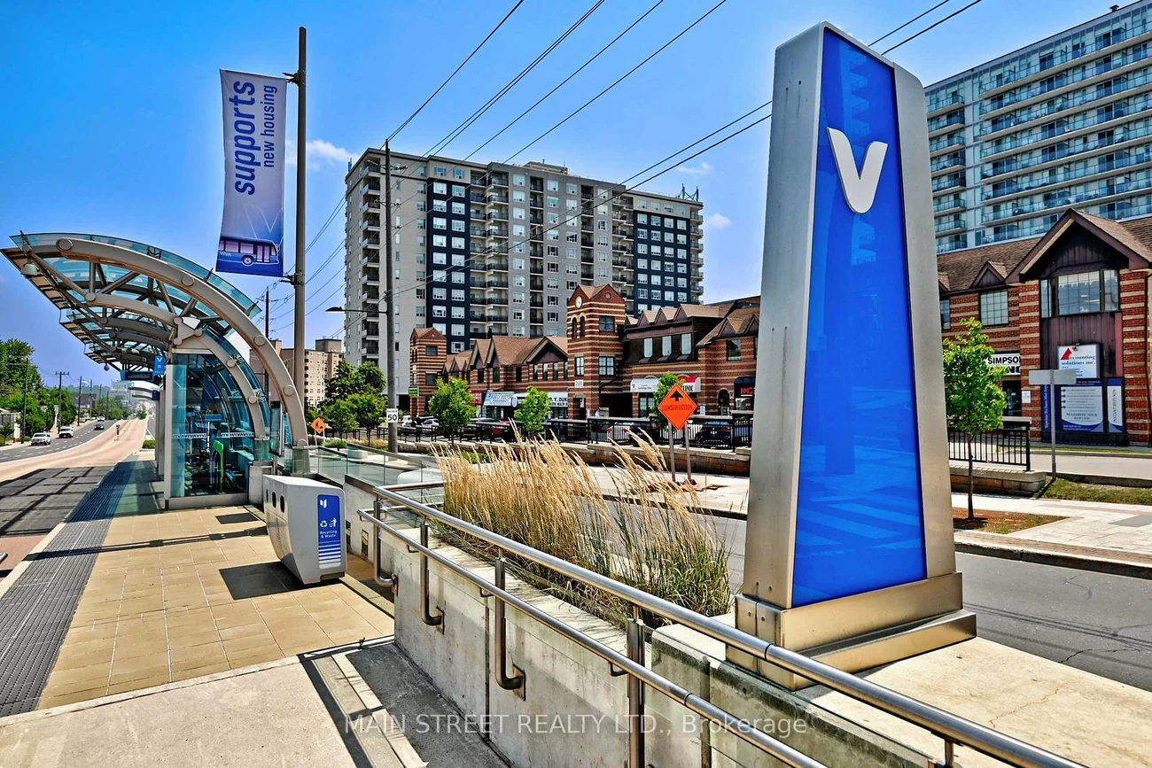 200, Davis, Central Newmarket, Newmarket