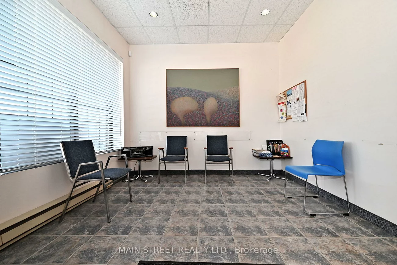 200, Davis, Central Newmarket, Newmarket