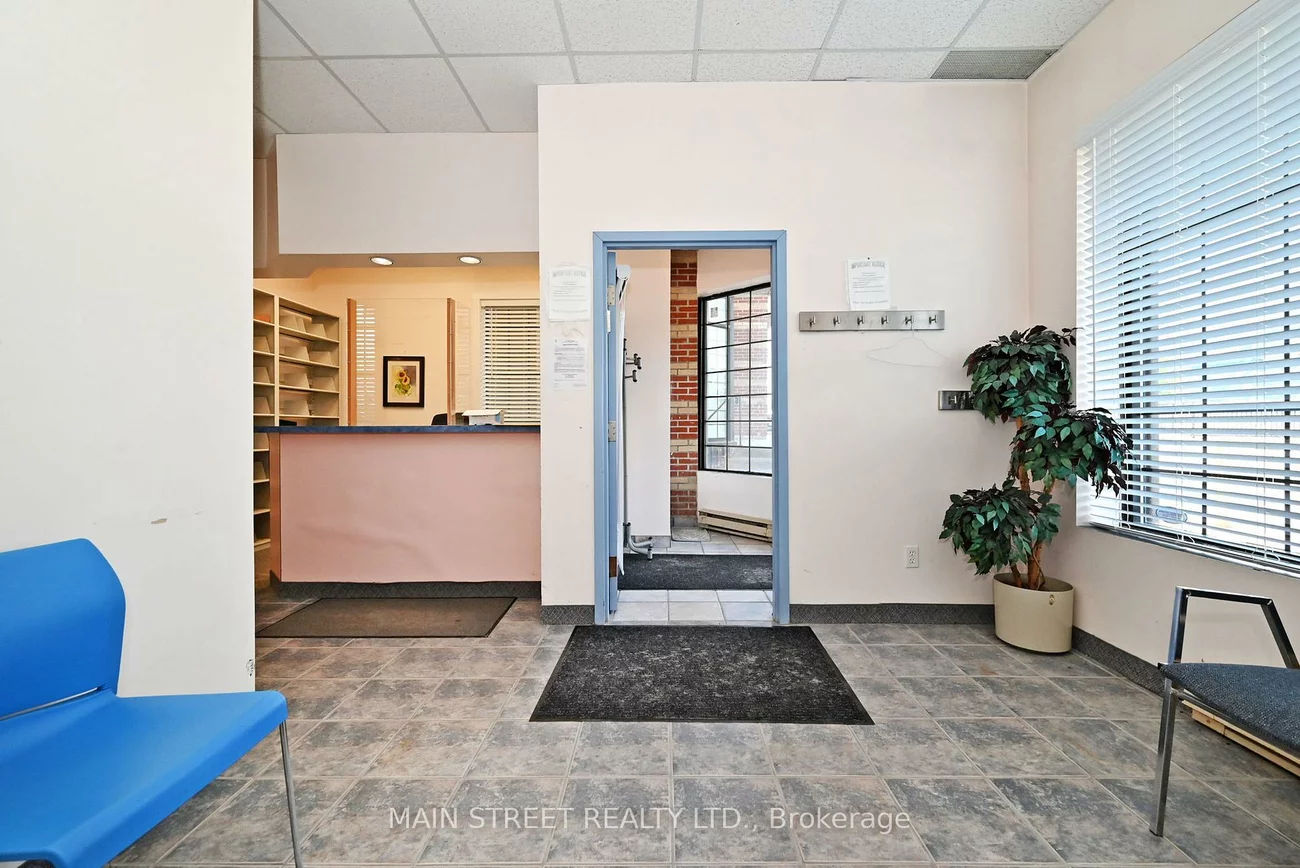 200, Davis, Central Newmarket, Newmarket