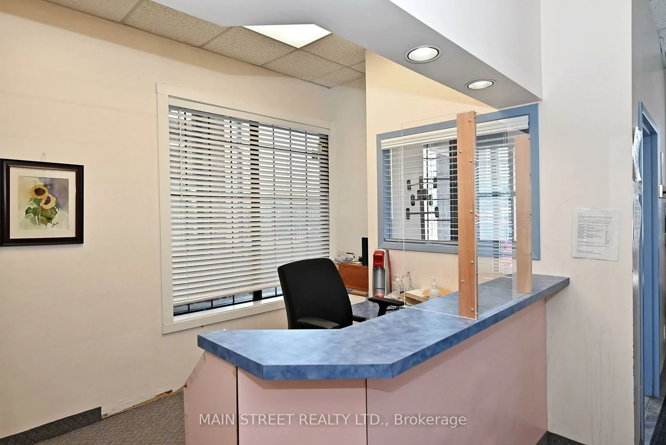 200, Davis, Central Newmarket, Newmarket