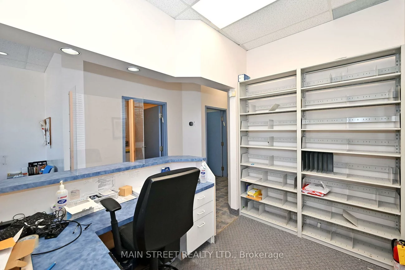 200, Davis, Central Newmarket, Newmarket