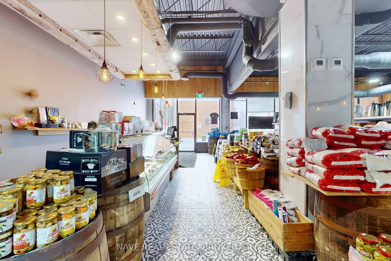 16925, Yonge, Central Newmarket, Newmarket