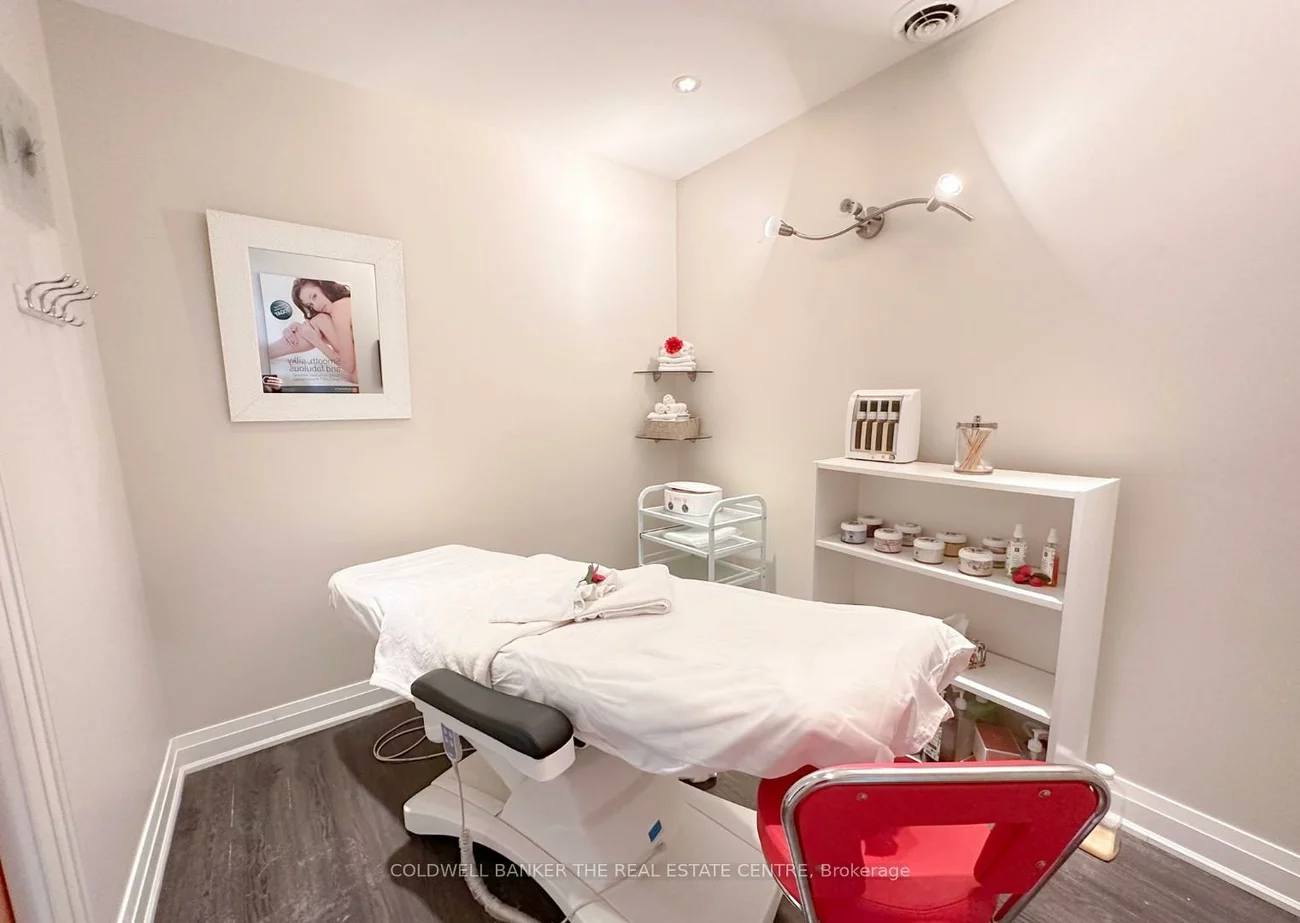 17817, Leslie, Newmarket Industrial Park, Newmarket