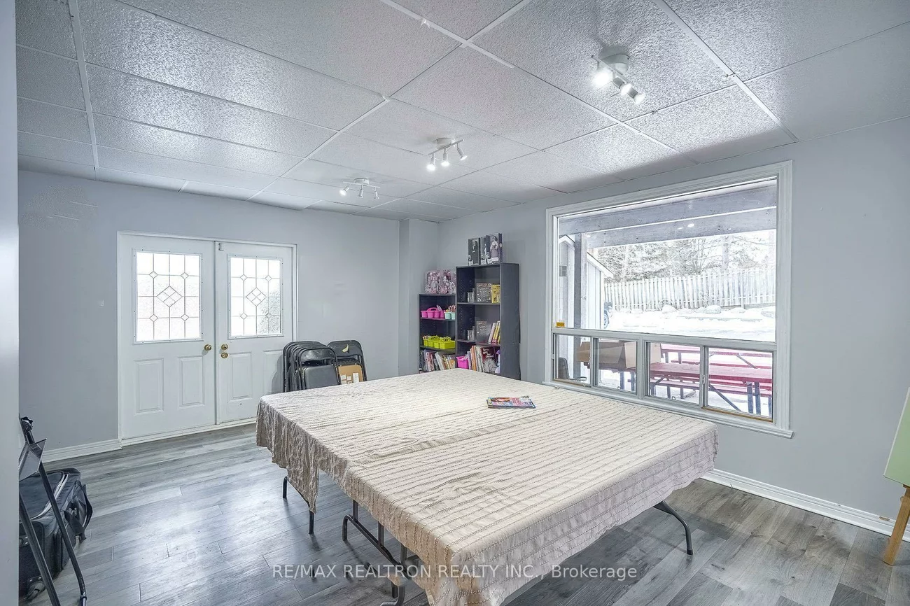 482, Queen, Central Newmarket, Newmarket