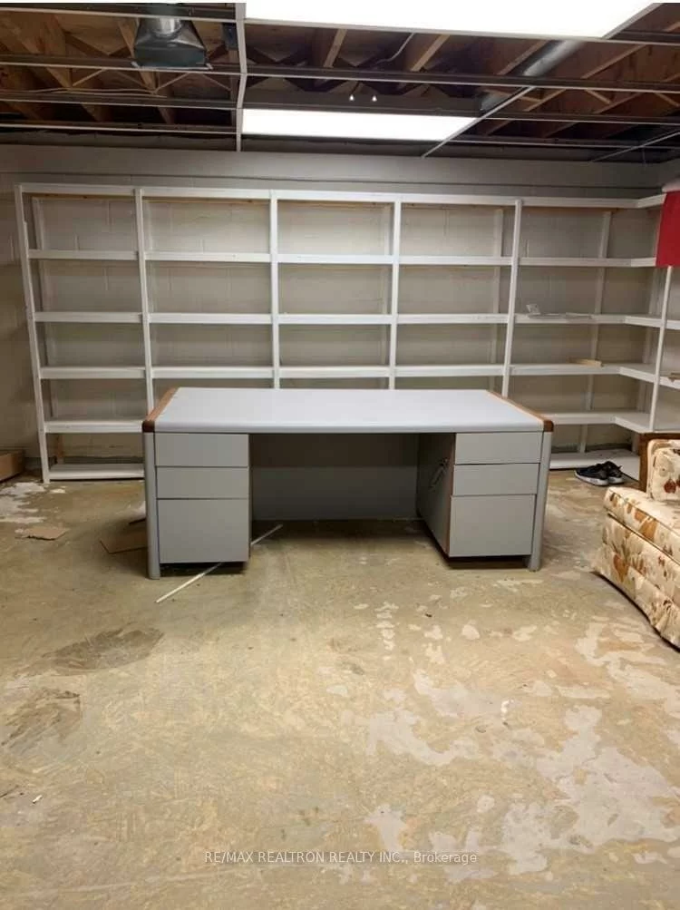 482, Queen, Central Newmarket, Newmarket