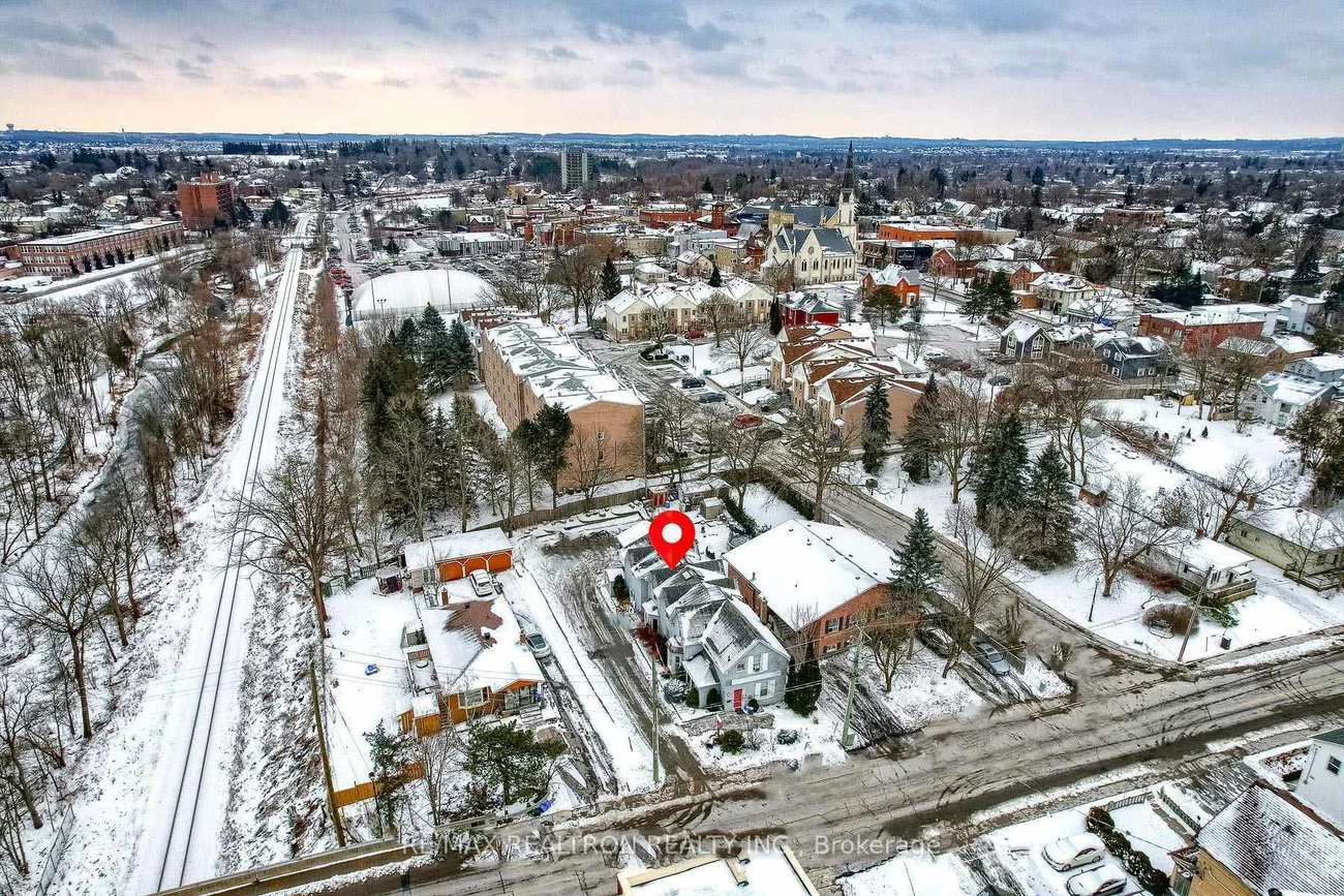 482, Queen, Central Newmarket, Newmarket