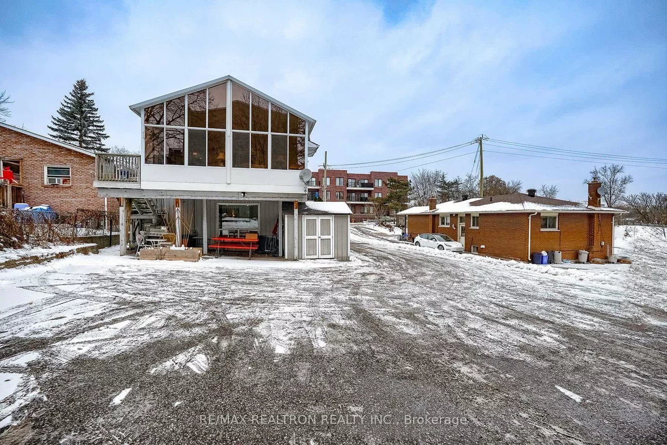 482, Queen, Central Newmarket, Newmarket