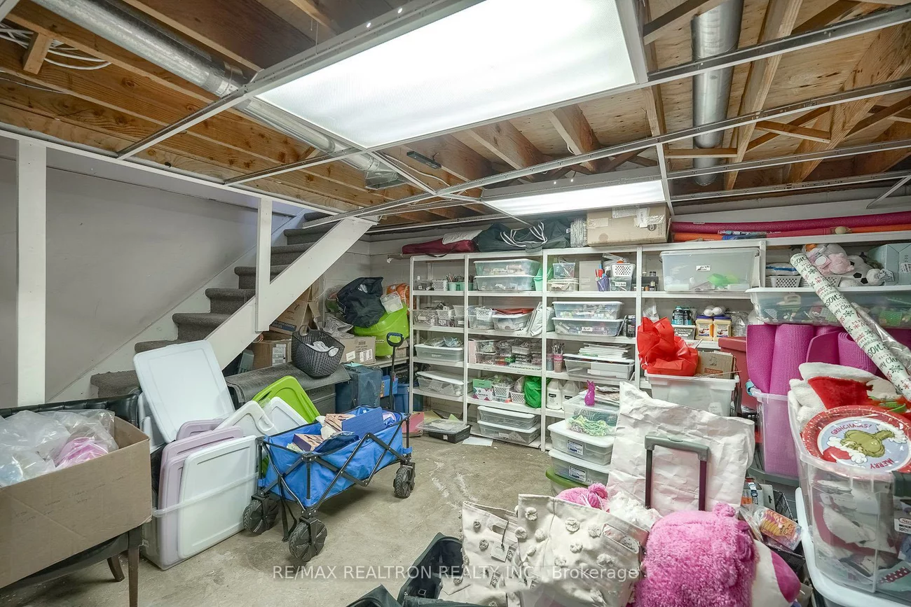 482, Queen, Central Newmarket, Newmarket