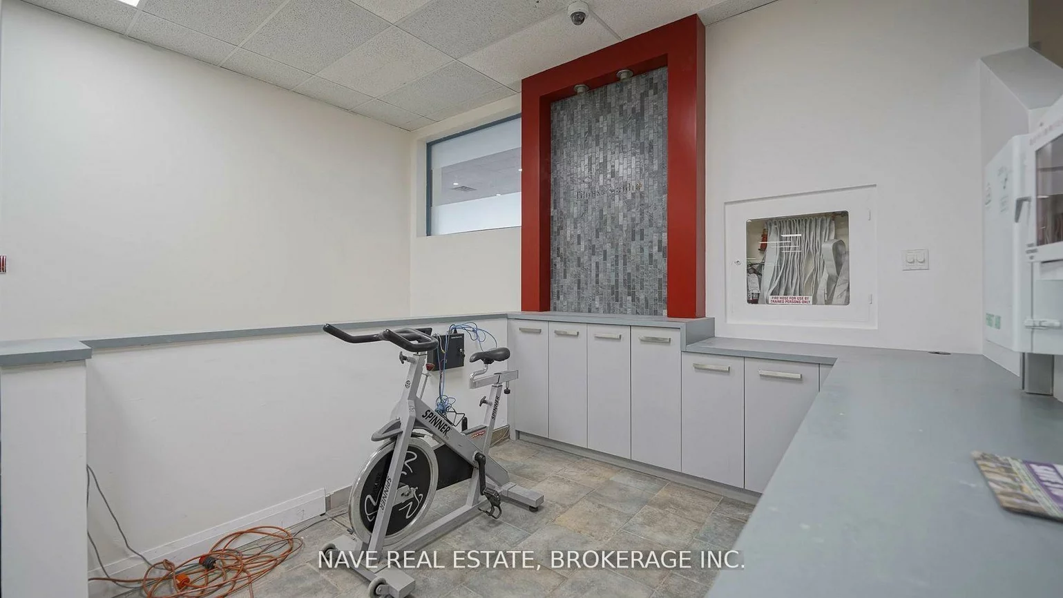 77-83, Davis, Bristol-London, Newmarket