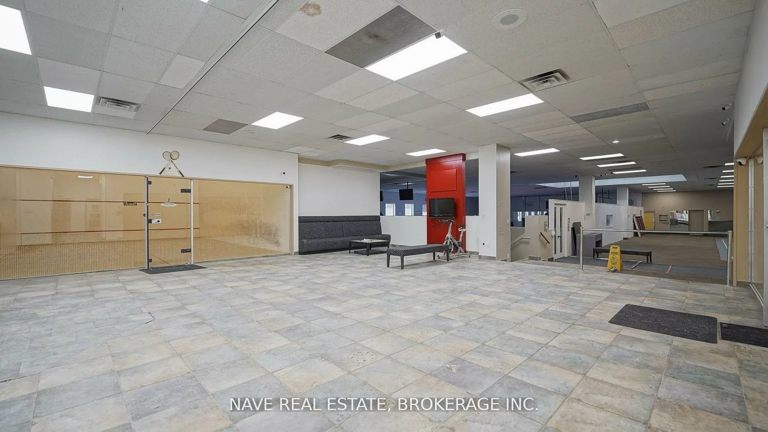 77-83, Davis, Bristol-London, Newmarket