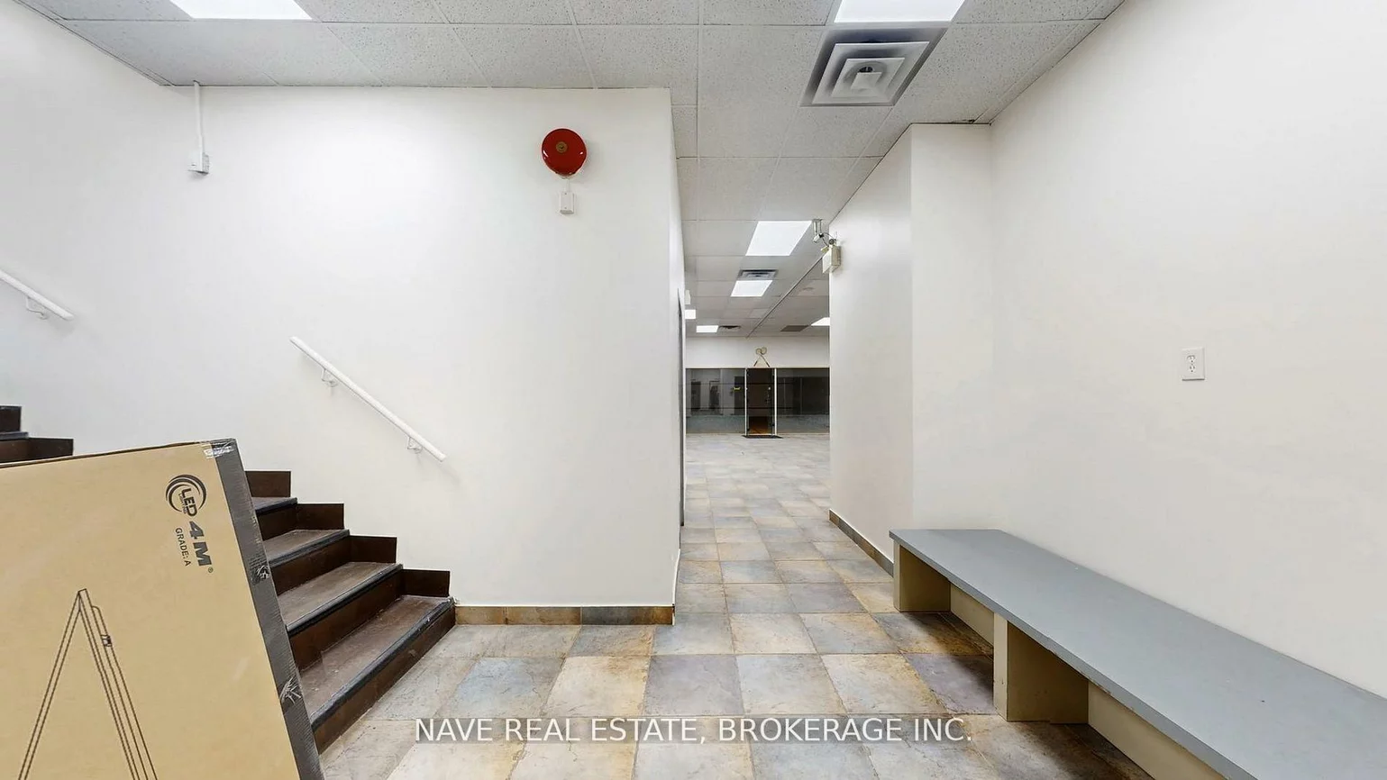 77-83, Davis, Bristol-London, Newmarket