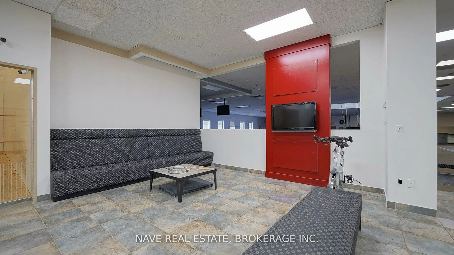 77-83, Davis, Bristol-London, Newmarket