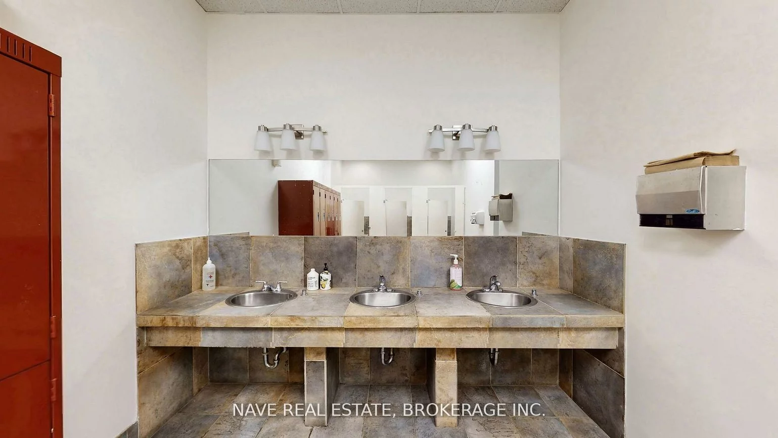 77-83, Davis, Bristol-London, Newmarket