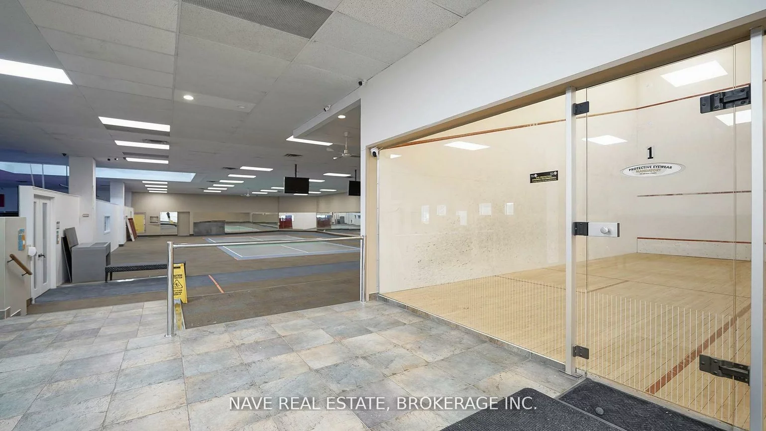 77-83, Davis, Bristol-London, Newmarket