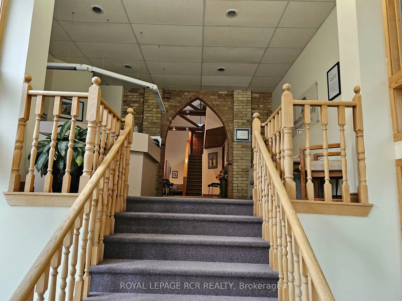 411, Queen, Central Newmarket, Newmarket