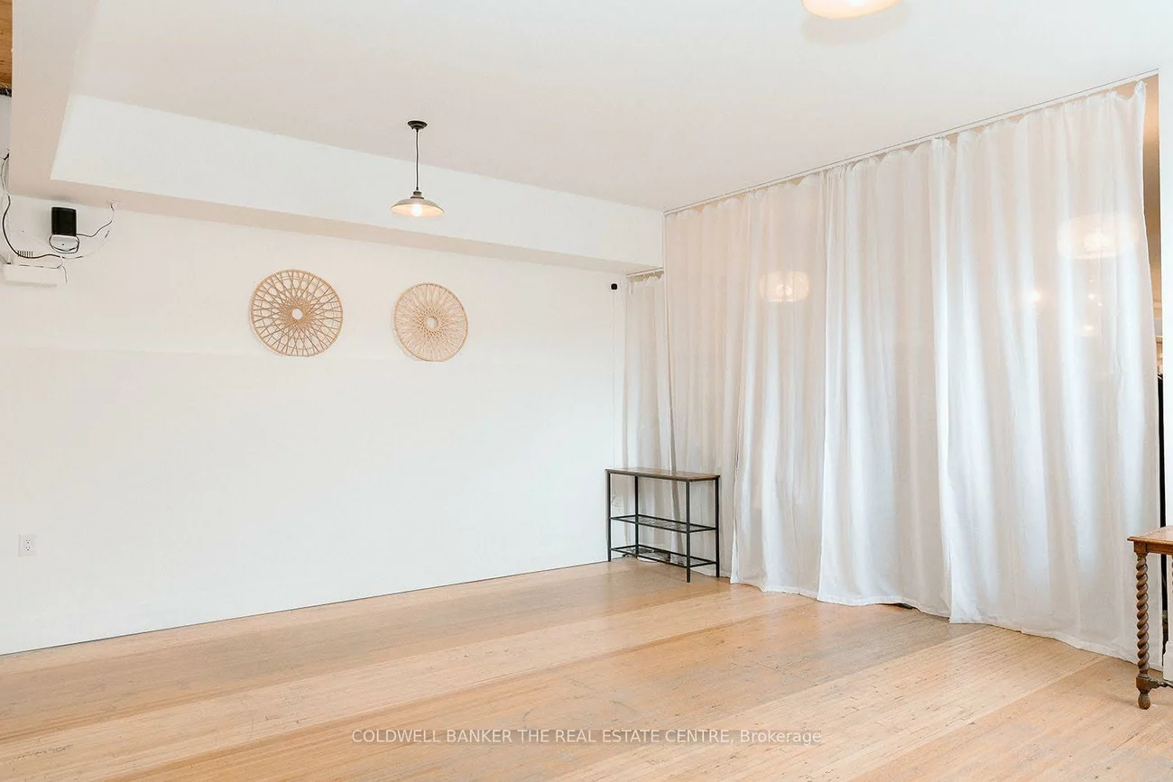 208A, Main, Central Newmarket, Newmarket