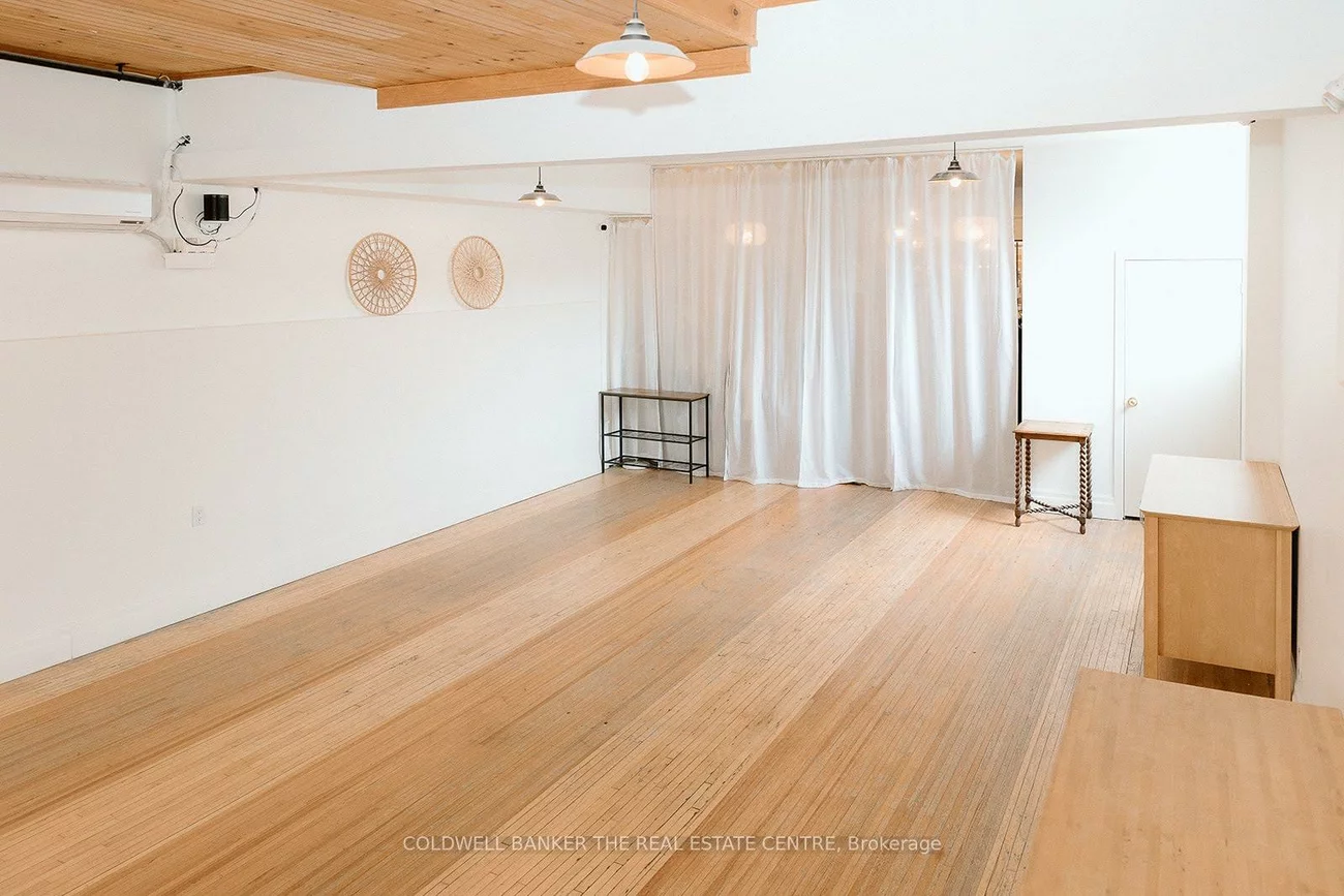 208A, Main, Central Newmarket, Newmarket