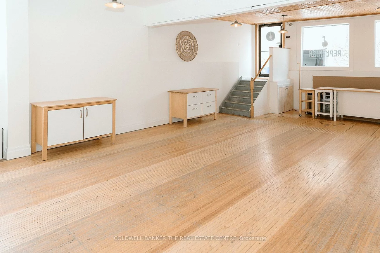 208B, Main, Central Newmarket, Newmarket