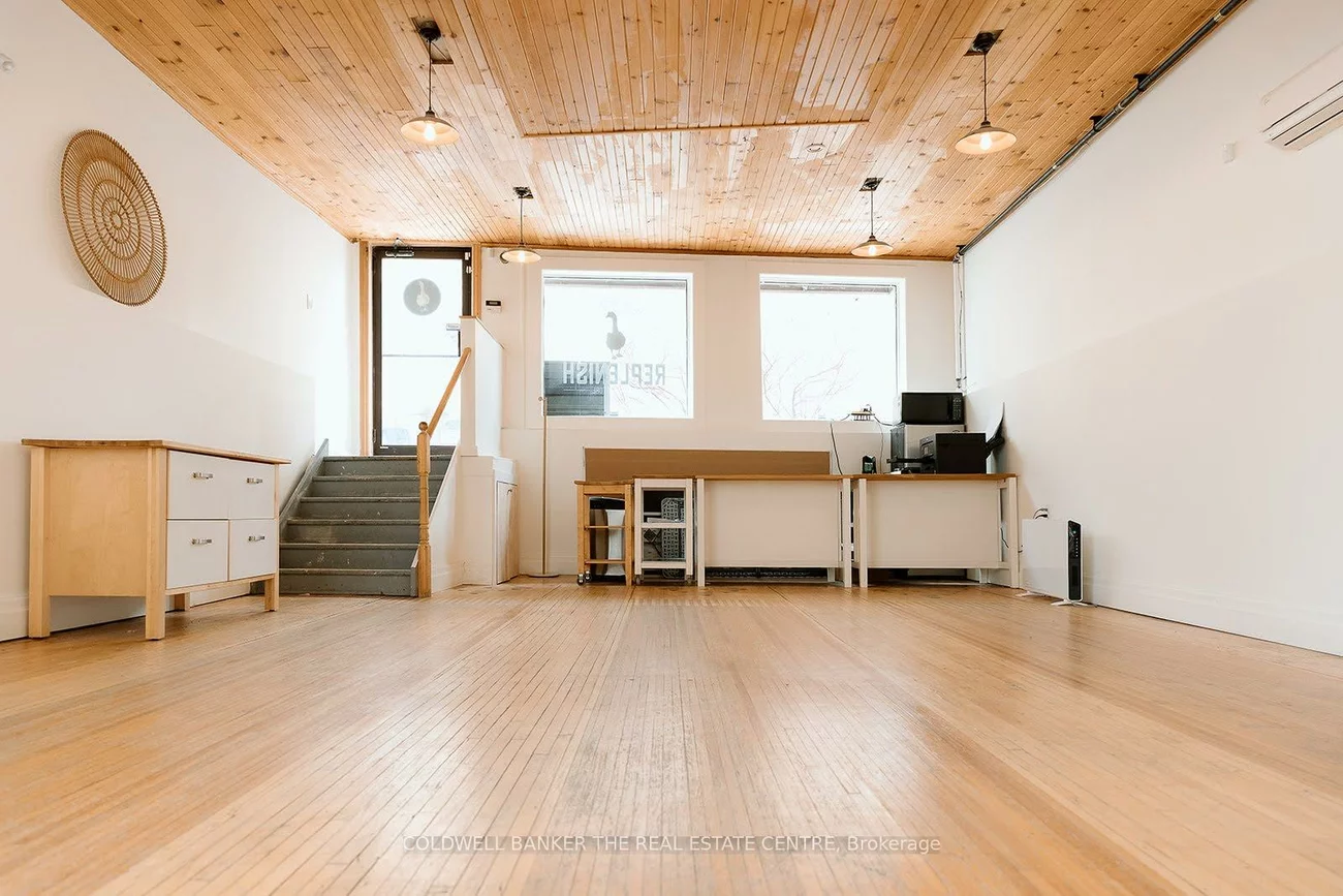 208B, Main, Central Newmarket, Newmarket