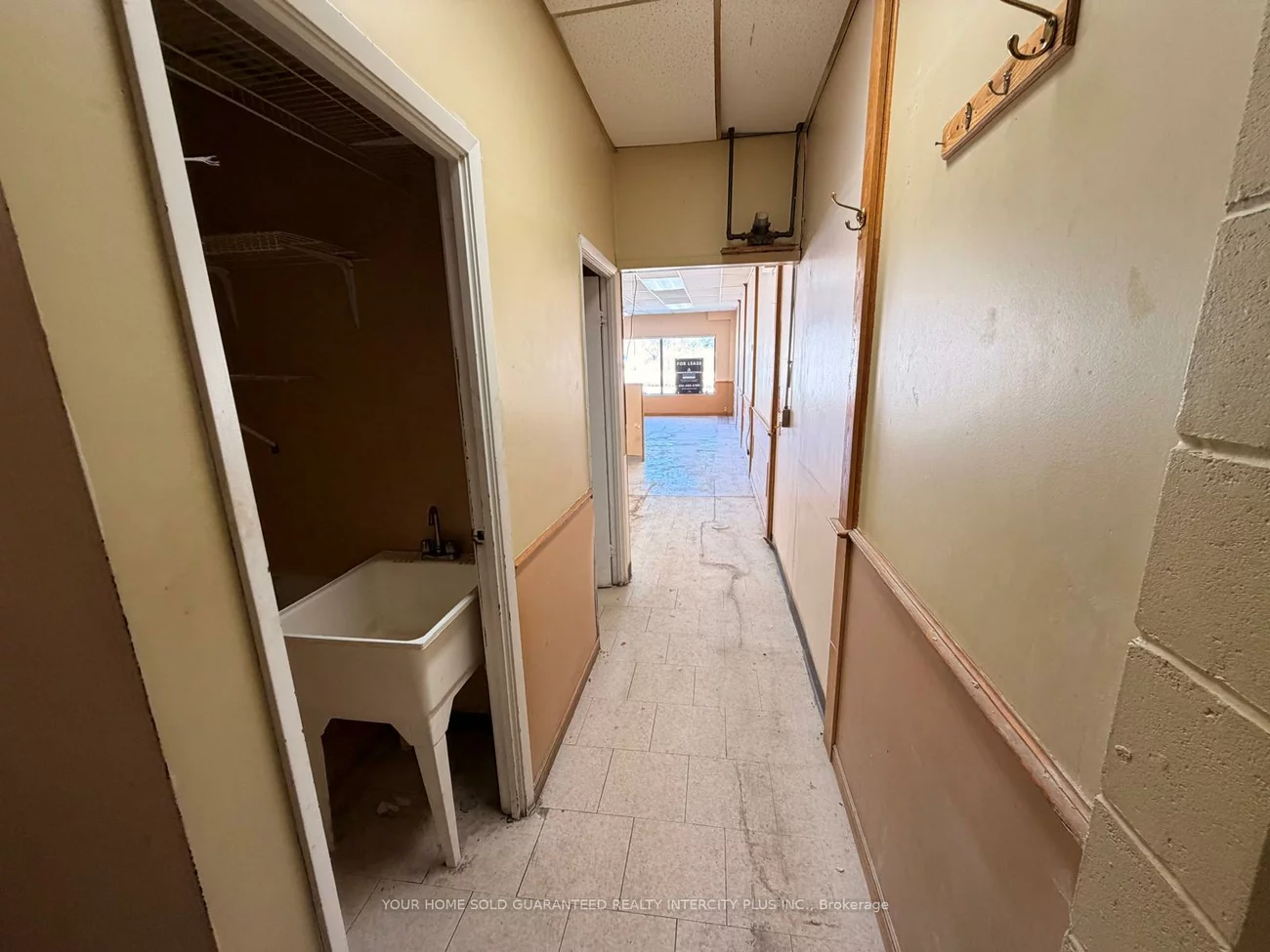 350, Davis, Central Newmarket, Newmarket