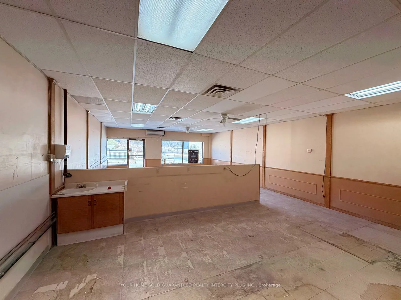 350, Davis, Central Newmarket, Newmarket