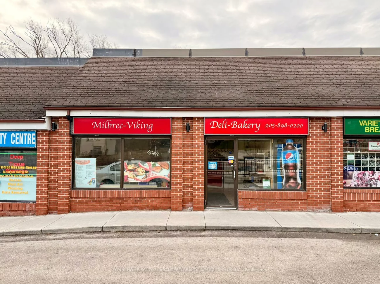 350, Davis, Central Newmarket, Newmarket