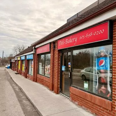 350, Davis, Central Newmarket, Newmarket